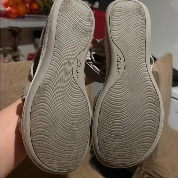 Clarks Women's Sandals - Cream - Picture 5 of 16